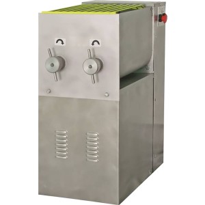 Машина тестомесильная для крутого теста МТ-15М-2 (МТ-30) (380х630х825мм, прозводительность 50-60кг/ч, 380В, 1,5кВт, масса 105кг)